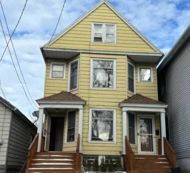 Main picture of 922 E Hamilton St