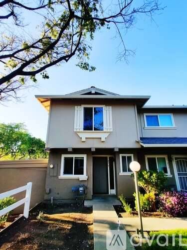 Main picture of 275 N Temple Dr