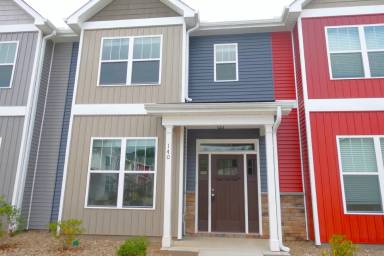 Main picture of 140 Creekland Way