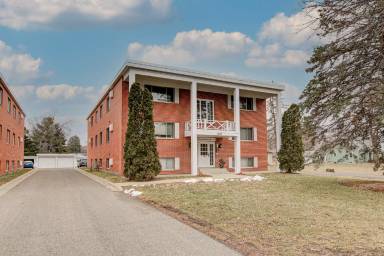 Main picture of Lexington Twin Apartments - 1900 - 11