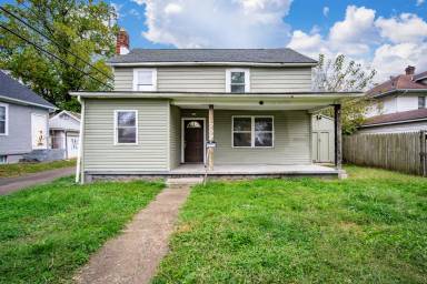 Main picture of 707 Moore St