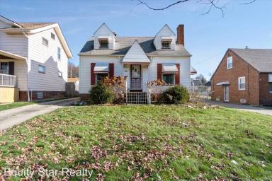 Main picture of 3823 W 134th St