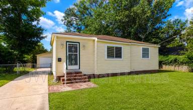 Main picture of 3312 Seville St W