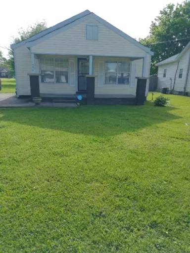 Main picture of 220 Vance Ave