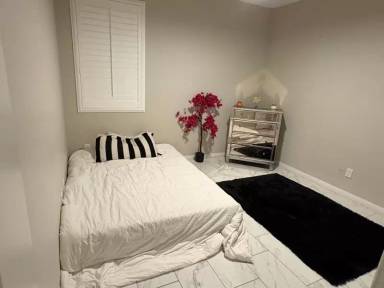 Main picture of 6964 Antequera St