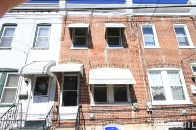Main picture of 23 W Front St