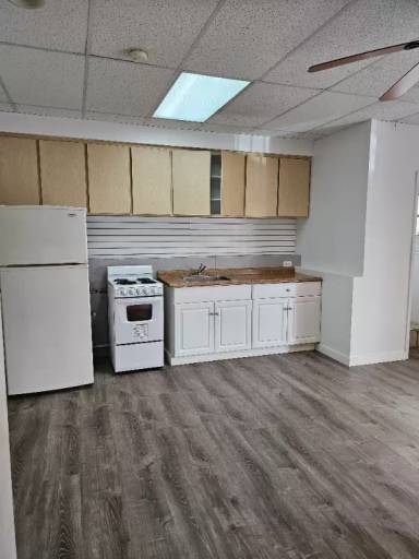 Main picture of 2064 Young St