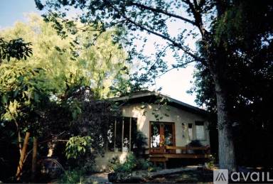 Main picture of 463 Crane Blvd