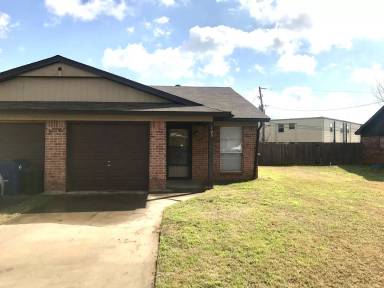 Main picture of 703 Pleasant Manor Ave