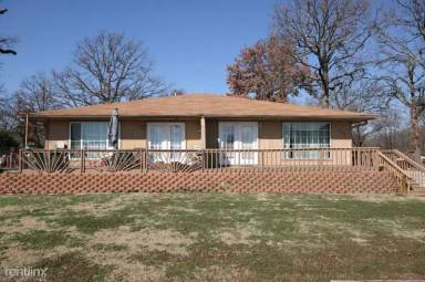 Main picture of 202 Anchor Rd