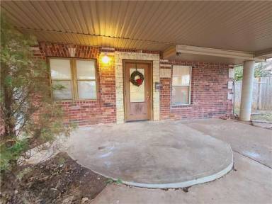 Main picture of 1905 Lariet Ln
