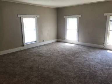 Main picture of 212 E 6th St