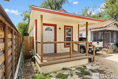 Main picture of 330 Gem Ln