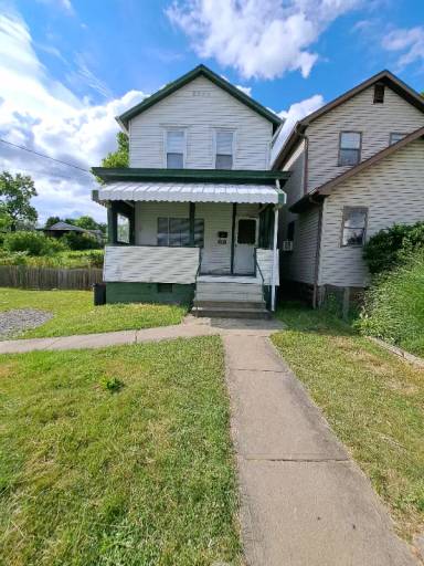 Main picture of 1049 Nelson Ave