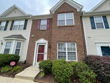 Main picture of 11 Edgebrook Cir
