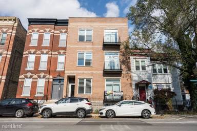 Main picture of 1836 W Augusta Blvd