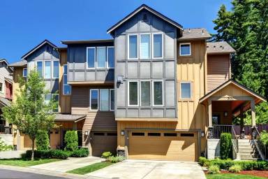 Main picture of 900 228th Ave NE