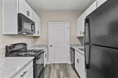 Main picture of 1004 Coachman Dr
