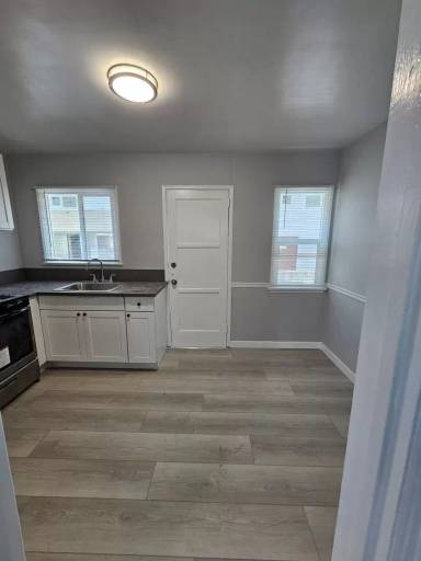 Main picture of 728 E Garfield Ave