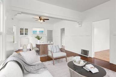Main picture of 249 W 13th St