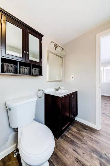 Main picture of 2030 Pioneer Ave