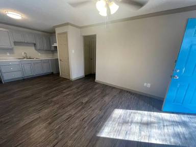 Main picture of Commerce Village