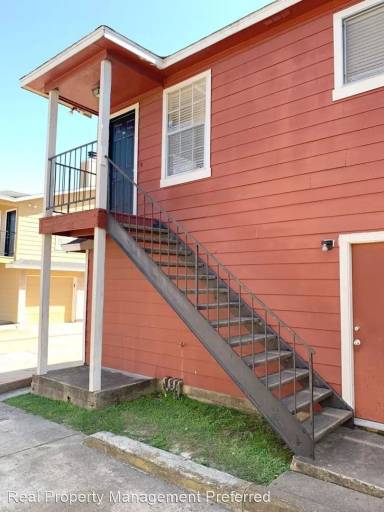 Main picture of 7607 Fallbrook Dr