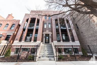 Main picture of 2319 N Southport Ave