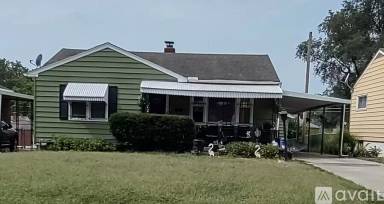 Main picture of 3912 Monroe Ave
