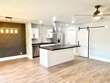 Main picture of 5 Britten Cir