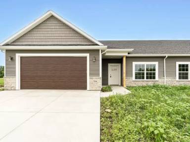 Main picture of 946 Kings Dr