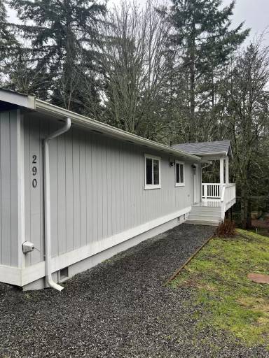 Main picture of 290 Carefree Ln