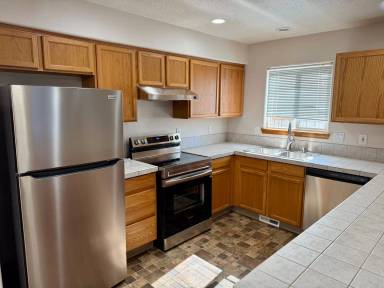 Main picture of 1015 NE 75th Ave
