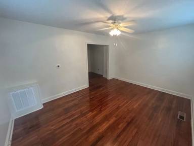 Main picture of 1701 Englewood Ave