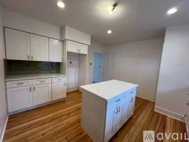 Main picture of 74 Upper Main St