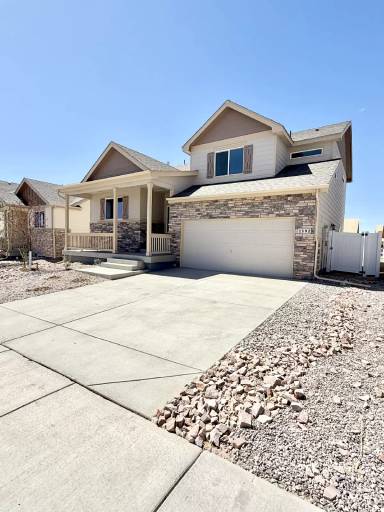 Main picture of 2392 Jasmine Ln