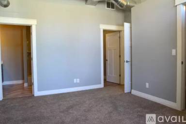 Main picture of 218 E 7th St
