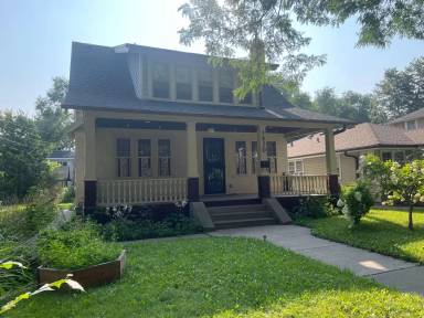 Main picture of 1830 Irving Ave N