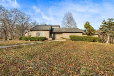 Main picture of 274 Elkins Rd