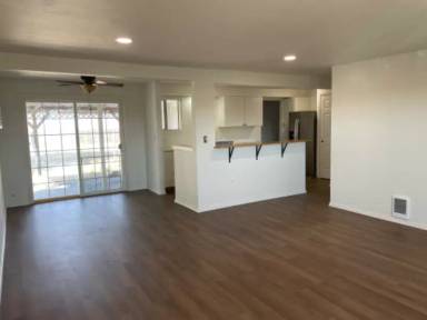 Main picture of 1307 W Craig St