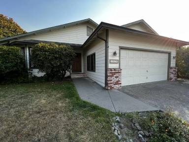 Main picture of 1476 Frontier Ave