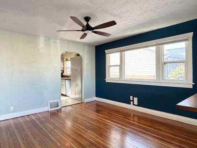 Main picture of 134 E Wentworth Ave