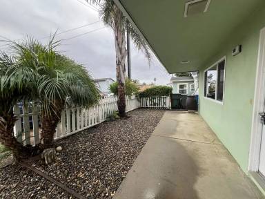 Main picture of 371 Jamaica St