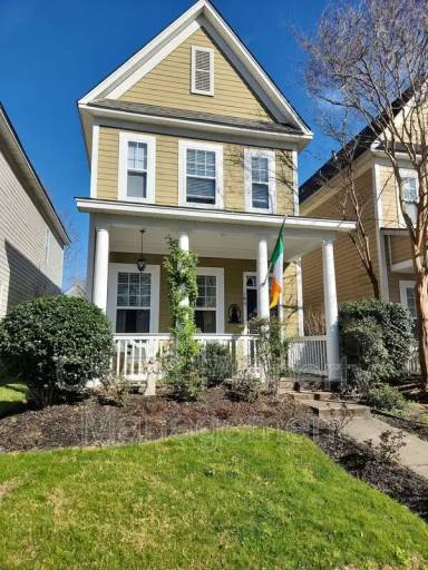 Main picture of 105 Barberry St