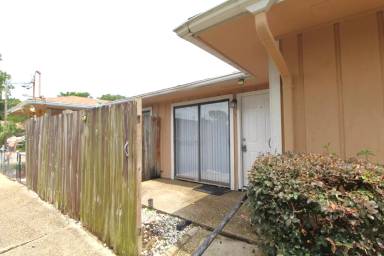 Main picture of 3398 Green Briar Cir