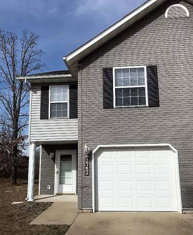 Main picture of 16760 Huntington