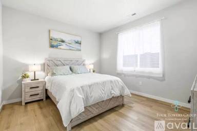 Main picture of 1205 NE Emerald Dr