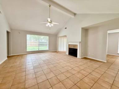 Main picture of 1405 Manor Dr