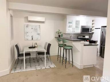 Main picture of 31 Adams St NW