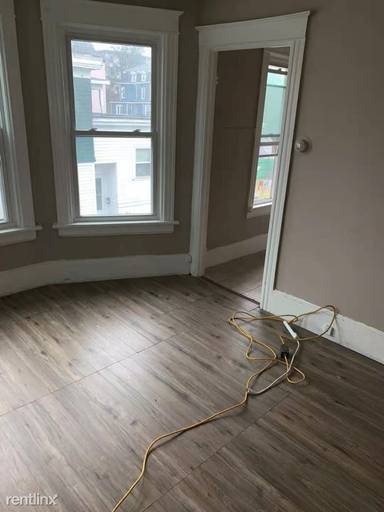 Main picture of 77 Carroll St